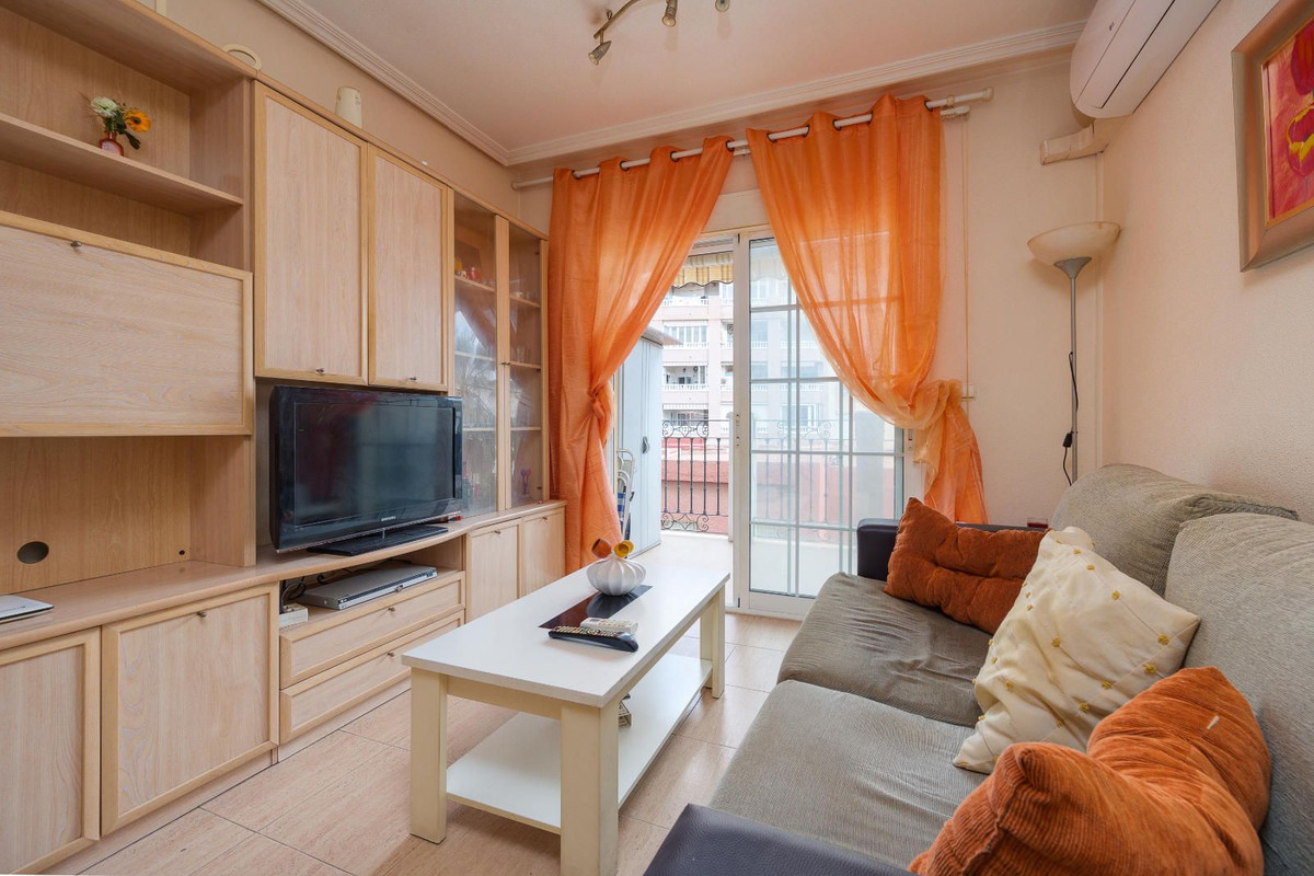 Se vende Apartamento Planta Media de 3 dormitorios en Costa Blanca, Alicante, España