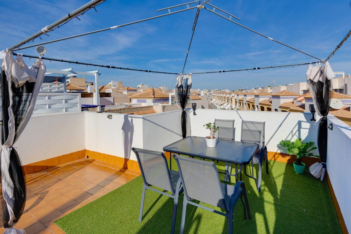 Se vende Bungalow de 2 dormitorios en Costa Blanca, Alicante, España