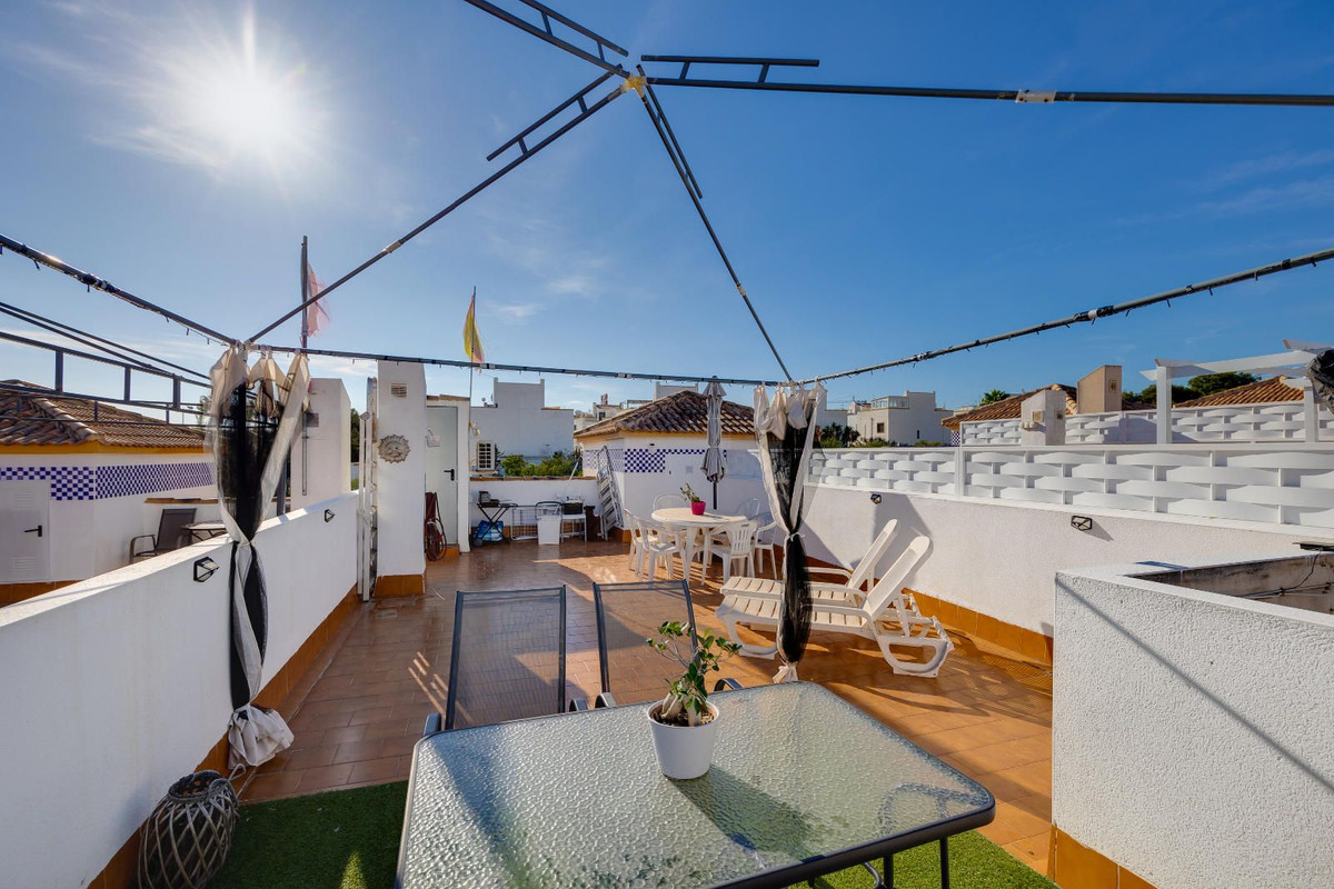 Se vende Bungalow de 2 dormitorios en Costa Blanca, Alicante, España