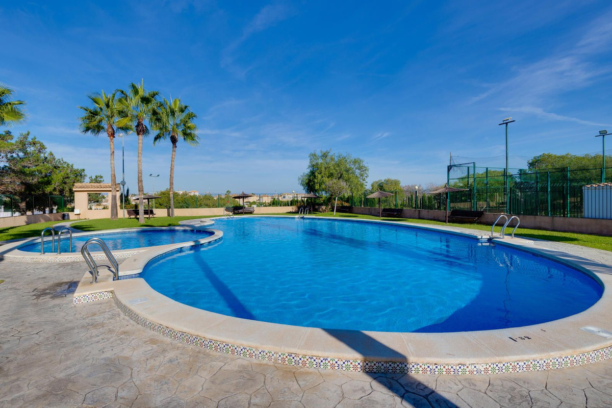 Se vende Bungalow de 2 dormitorios en Costa Blanca, Alicante, España