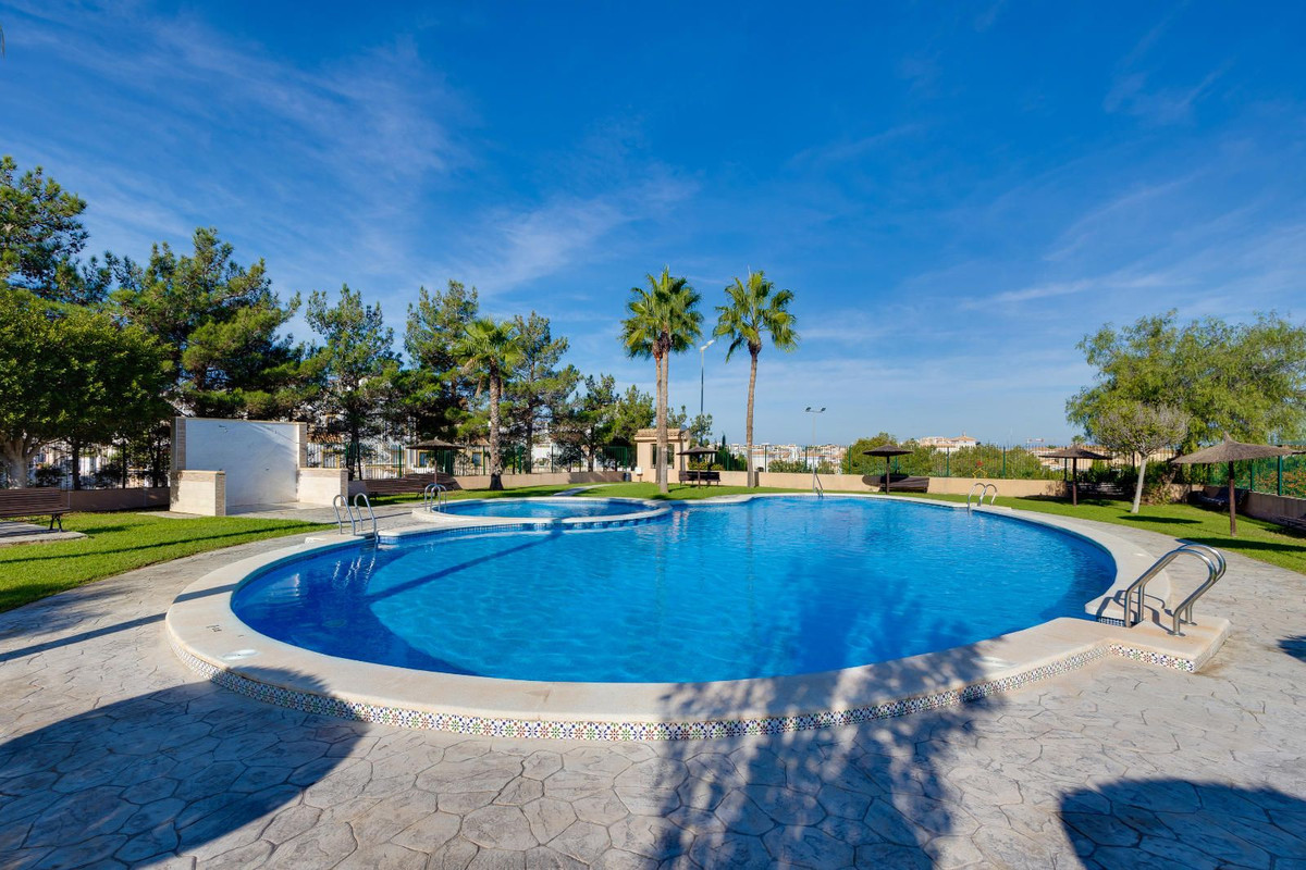 Se vende Bungalow de 2 dormitorios en Costa Blanca, Alicante, España