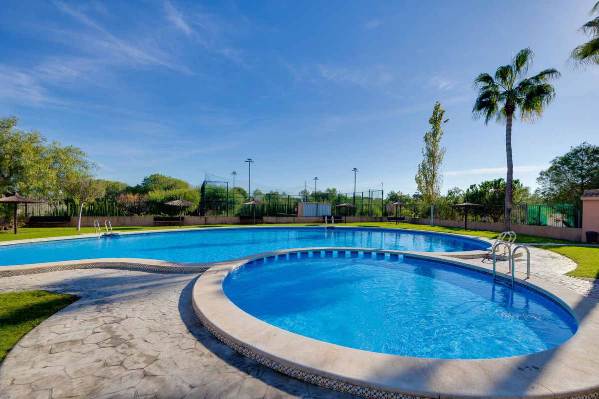 Se vende Bungalow de 2 dormitorios en Costa Blanca, Alicante, España