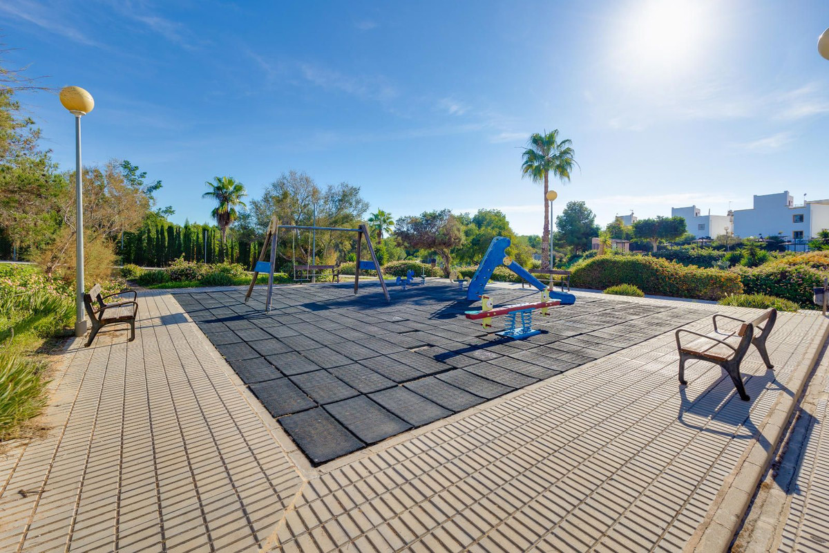 Se vende Bungalow de 2 dormitorios en Costa Blanca, Alicante, España