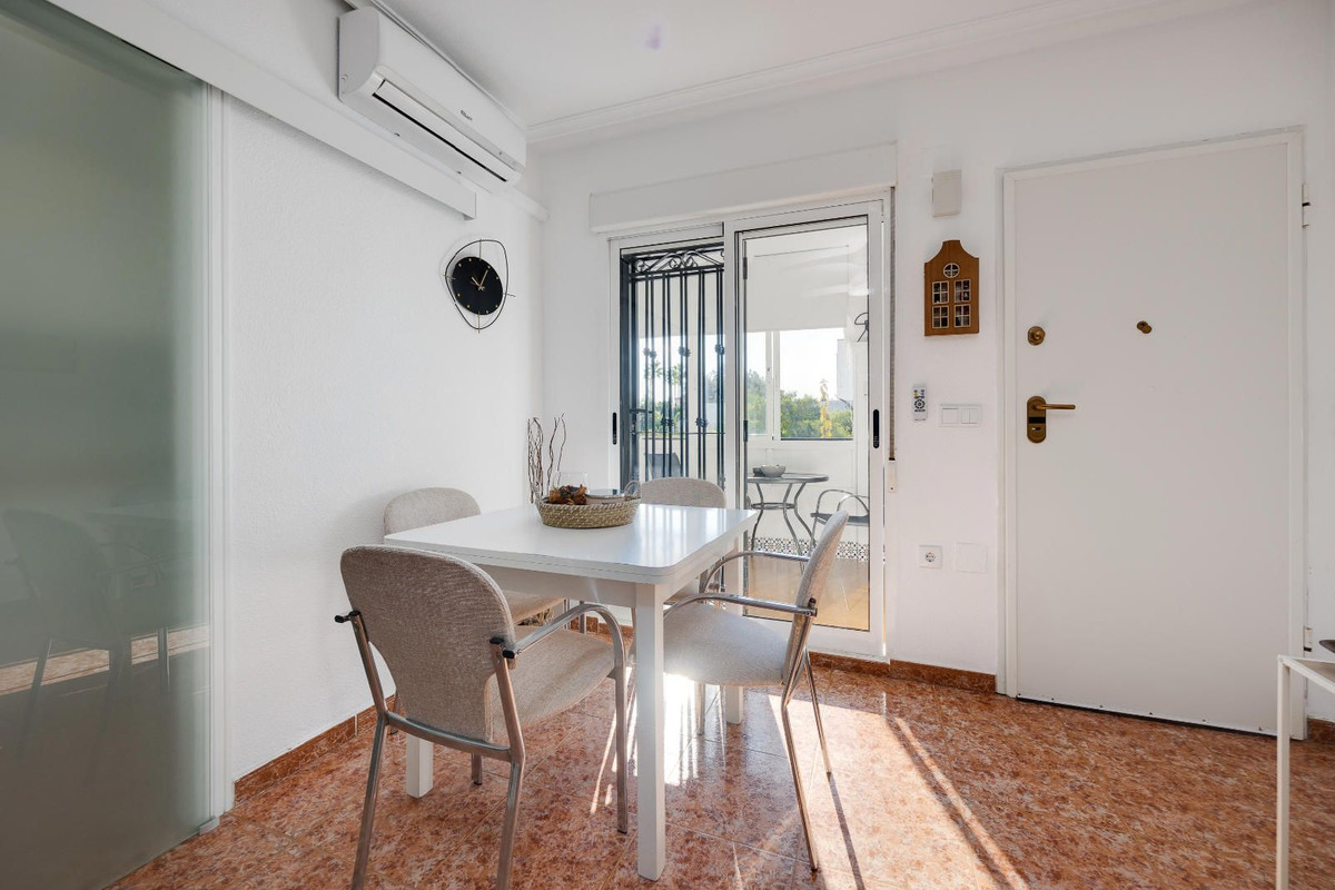 Se vende Bungalow de 2 dormitorios en Costa Blanca, Alicante, España