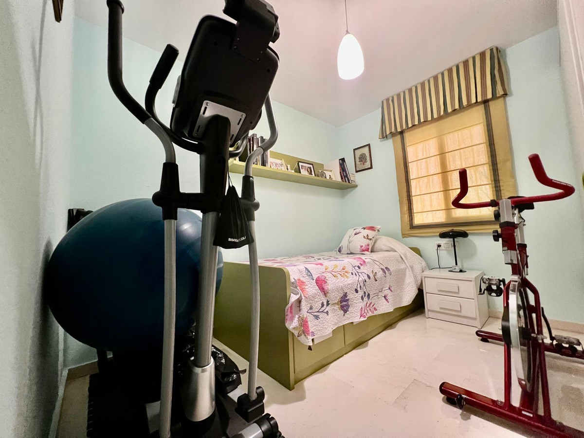 Se vende Apartamento Planta Media de 2 dormitorios en Costa Del Sol, Málaga, España