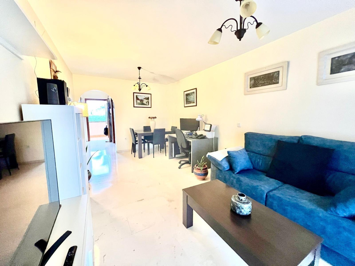 Se vende Apartamento Planta Media de 2 dormitorios en Costa Del Sol, Málaga, España
