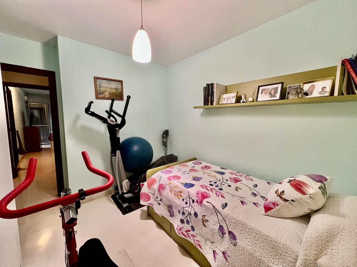 Se vende Apartamento Planta Media de 2 dormitorios en Costa Del Sol, Málaga, España