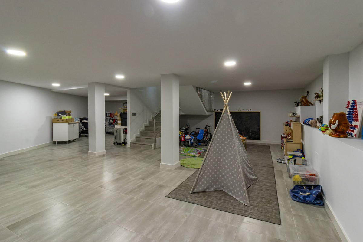 3 Bed Townhouse for sale in San Pedro De Alcántara Costa Del Sol, Málaga, Spain
