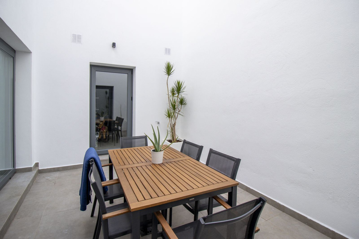 3 Bed Townhouse for sale in San Pedro De Alcántara Costa Del Sol, Málaga, Spain