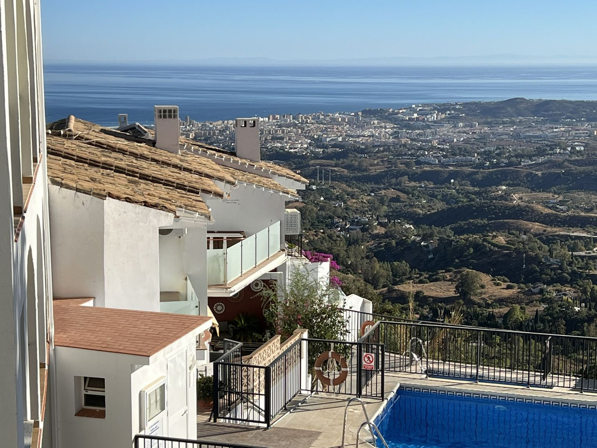 Se vende Apartamento en Planta Última de 2 dormitorios en Costa Del Sol, Málaga, España