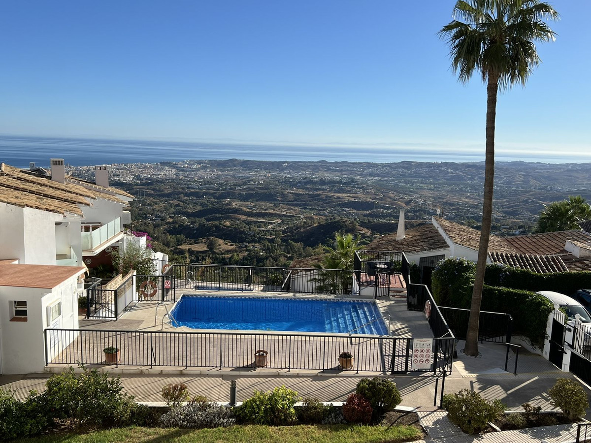 Se vende Apartamento en Planta Última de 2 dormitorios en Costa Del Sol, Málaga, España