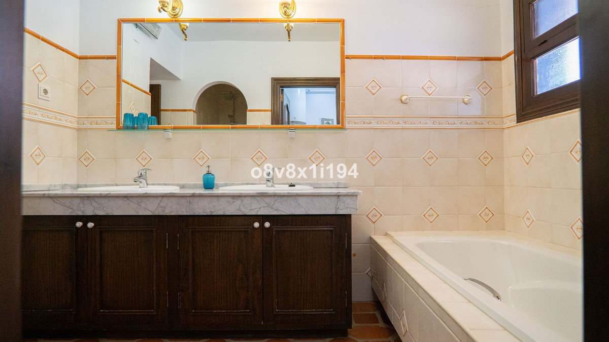 4 Bed Townhouse for sale in Alhaurín De La Torre Costa Del Sol, Málaga, Spain