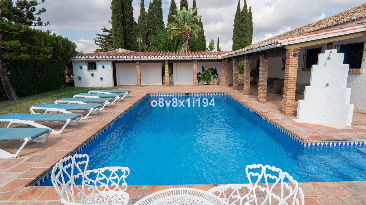 4 Bed Townhouse for sale in Alhaurín De La Torre Costa Del Sol, Málaga, Spain