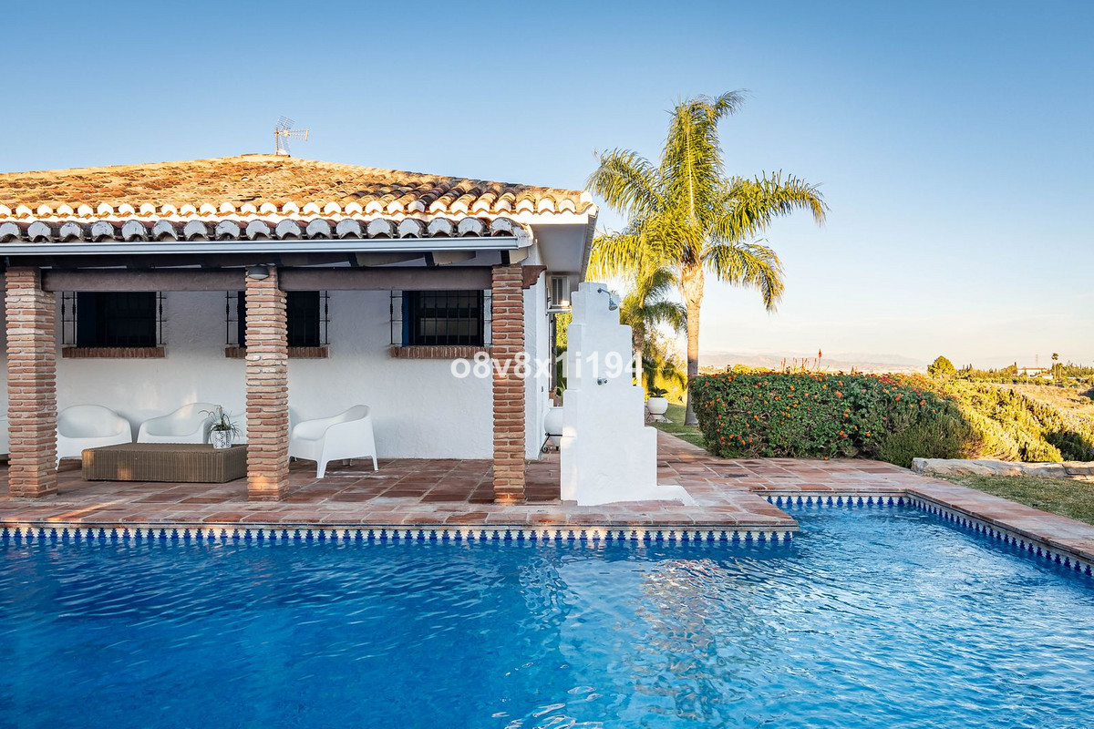 4 Bed Townhouse for sale in Alhaurín De La Torre Costa Del Sol, Málaga, Spain