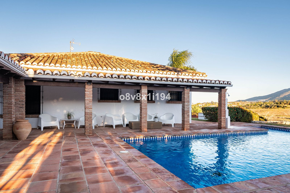 4 Bed Townhouse for sale in Alhaurín De La Torre Costa Del Sol, Málaga, Spain