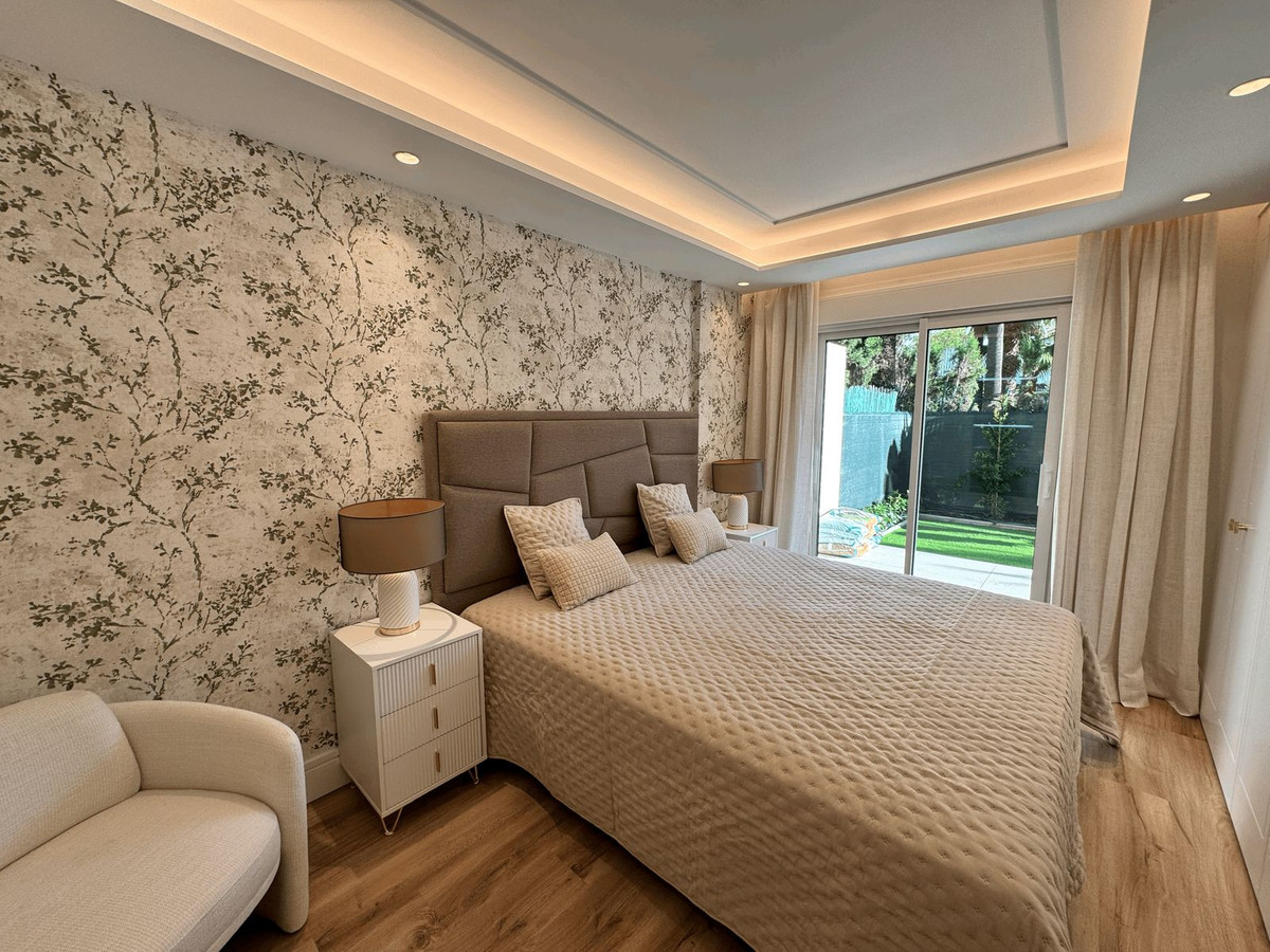 2 Bed Apartment for sale in San Pedro De Alcántara Costa Del Sol, Málaga, Spain