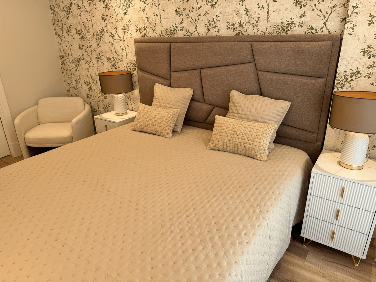 2 Bed Apartment for sale in San Pedro De Alcántara Costa Del Sol, Málaga, Spain