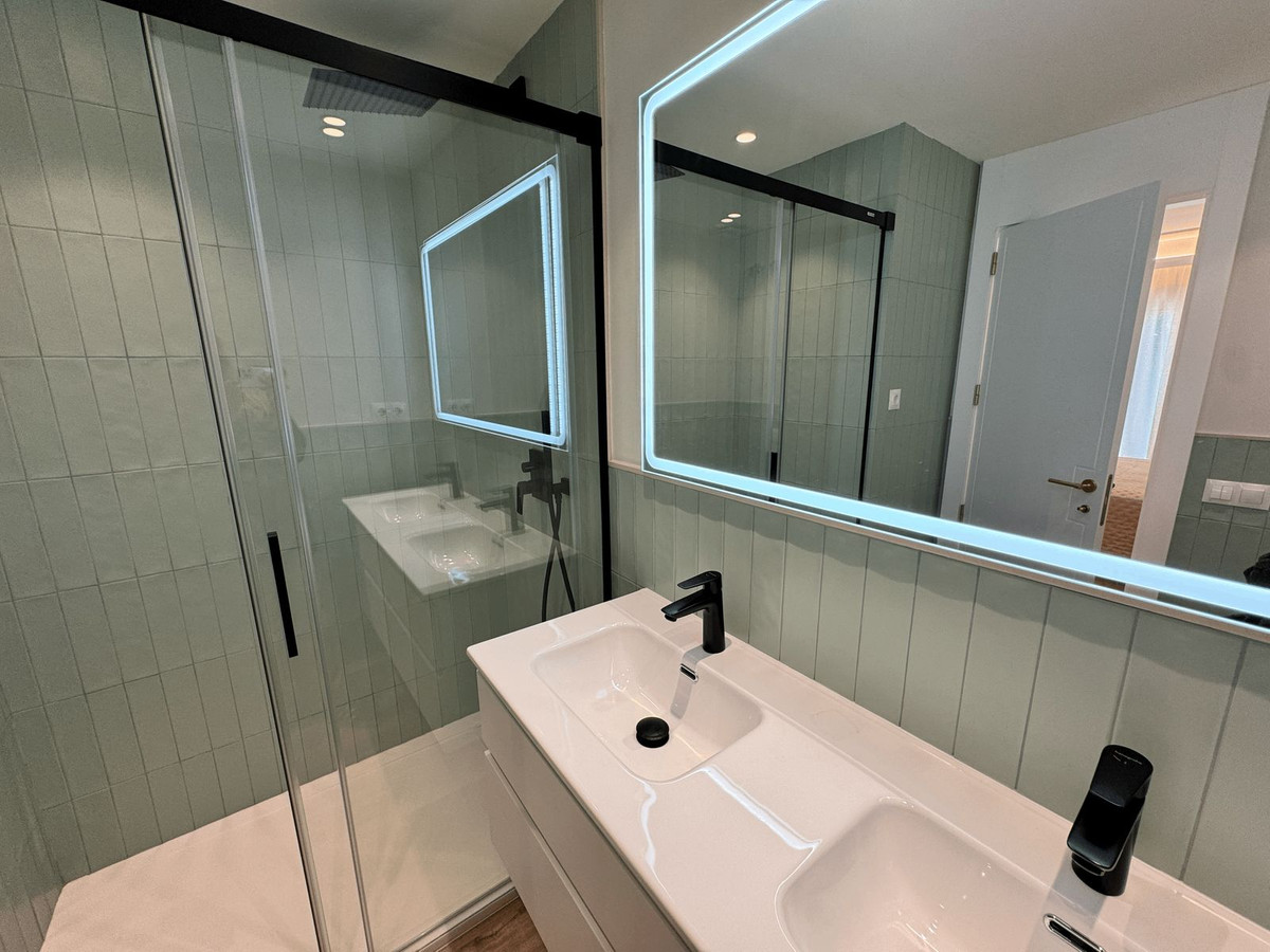 2 Bed Apartment for sale in San Pedro De Alcántara Costa Del Sol, Málaga, Spain