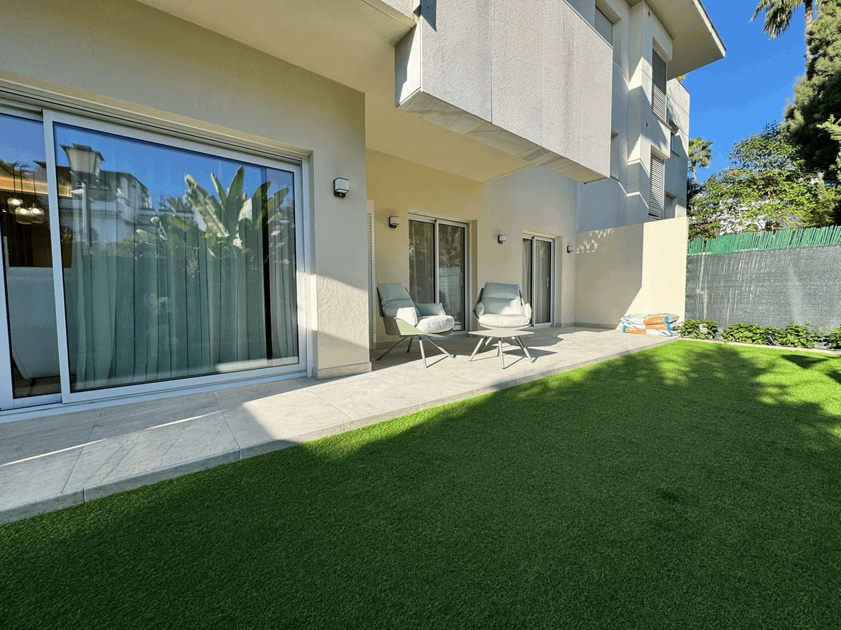 2 Bed Apartment for sale in San Pedro De Alcántara Costa Del Sol, Málaga, Spain