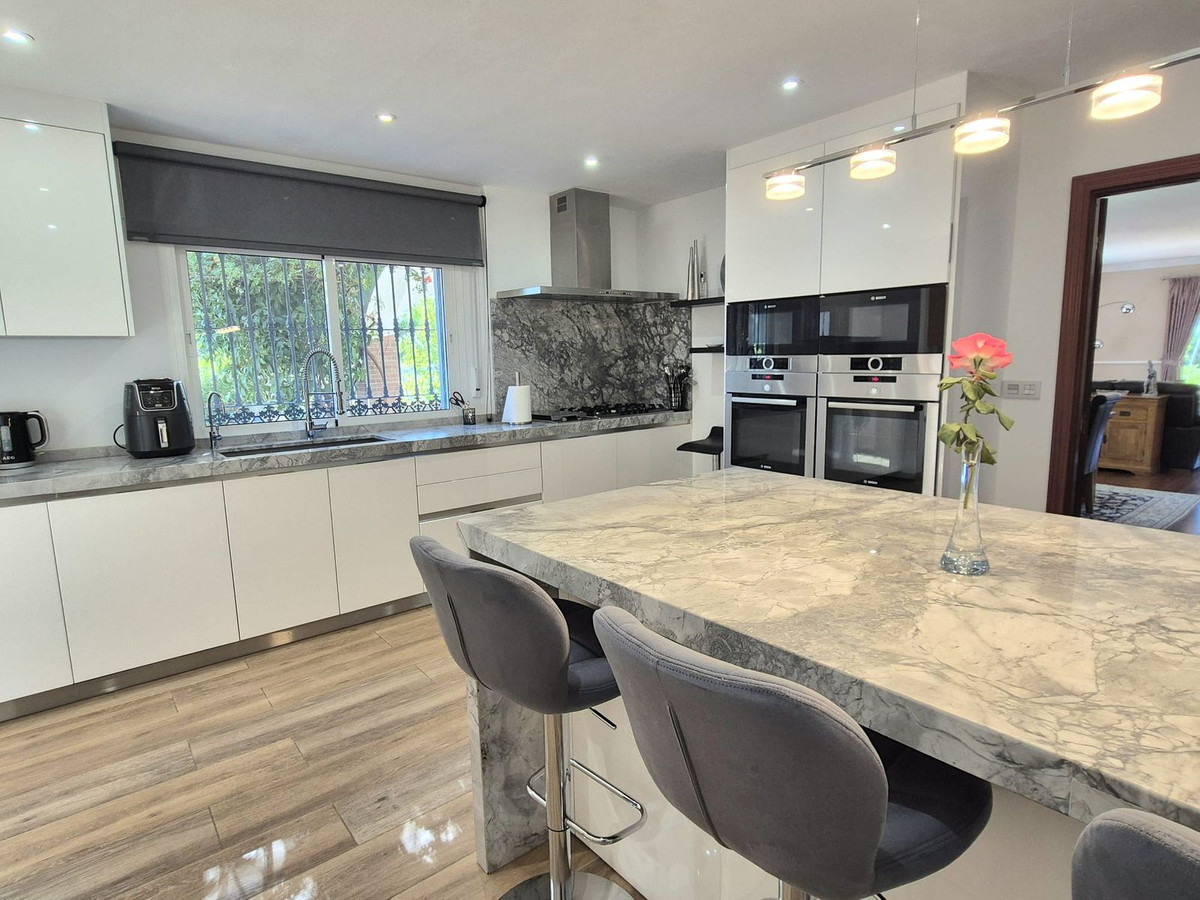 4 Bed Townhouse for sale in Coín Costa Del Sol, Málaga, Spain