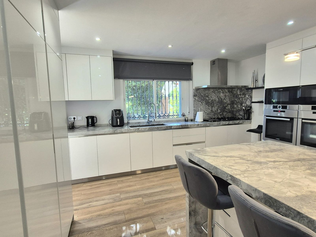 4 Bed Townhouse for sale in Coín Costa Del Sol, Málaga, Spain