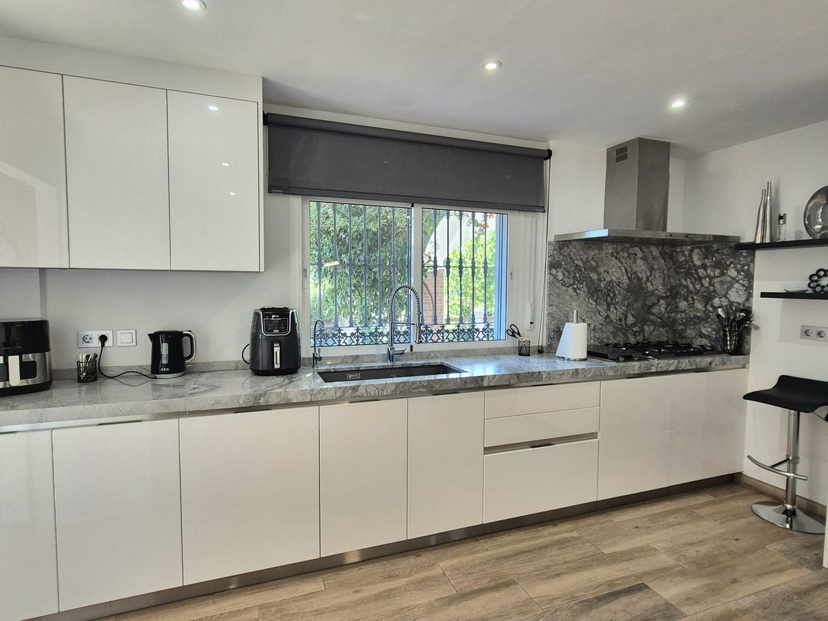 4 Bed Townhouse for sale in Coín Costa Del Sol, Málaga, Spain