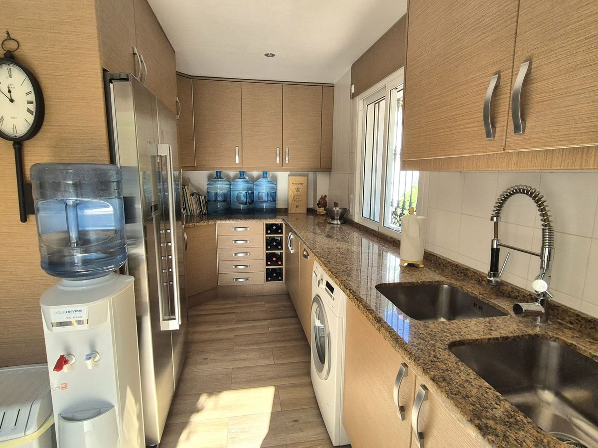 4 Bed Townhouse for sale in Coín Costa Del Sol, Málaga, Spain
