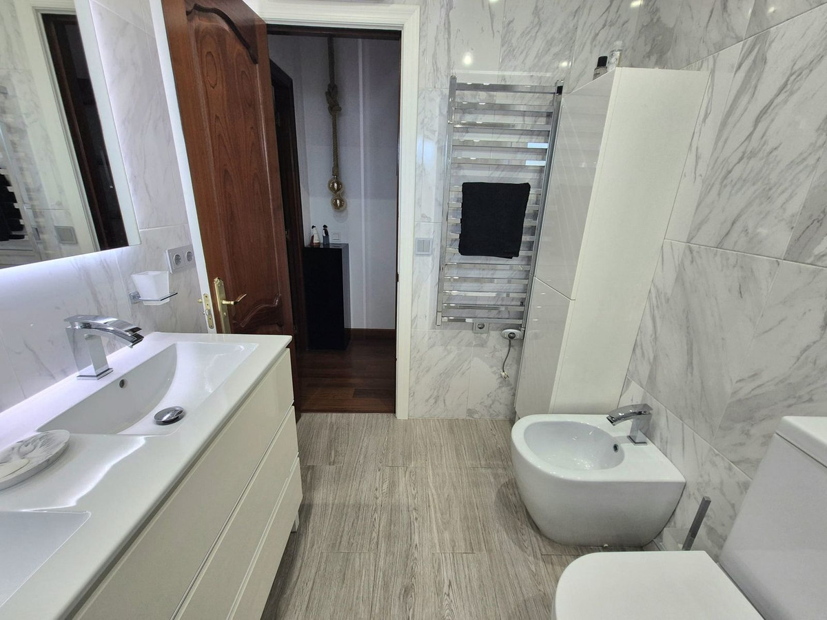 4 Bed Townhouse for sale in Coín Costa Del Sol, Málaga, Spain