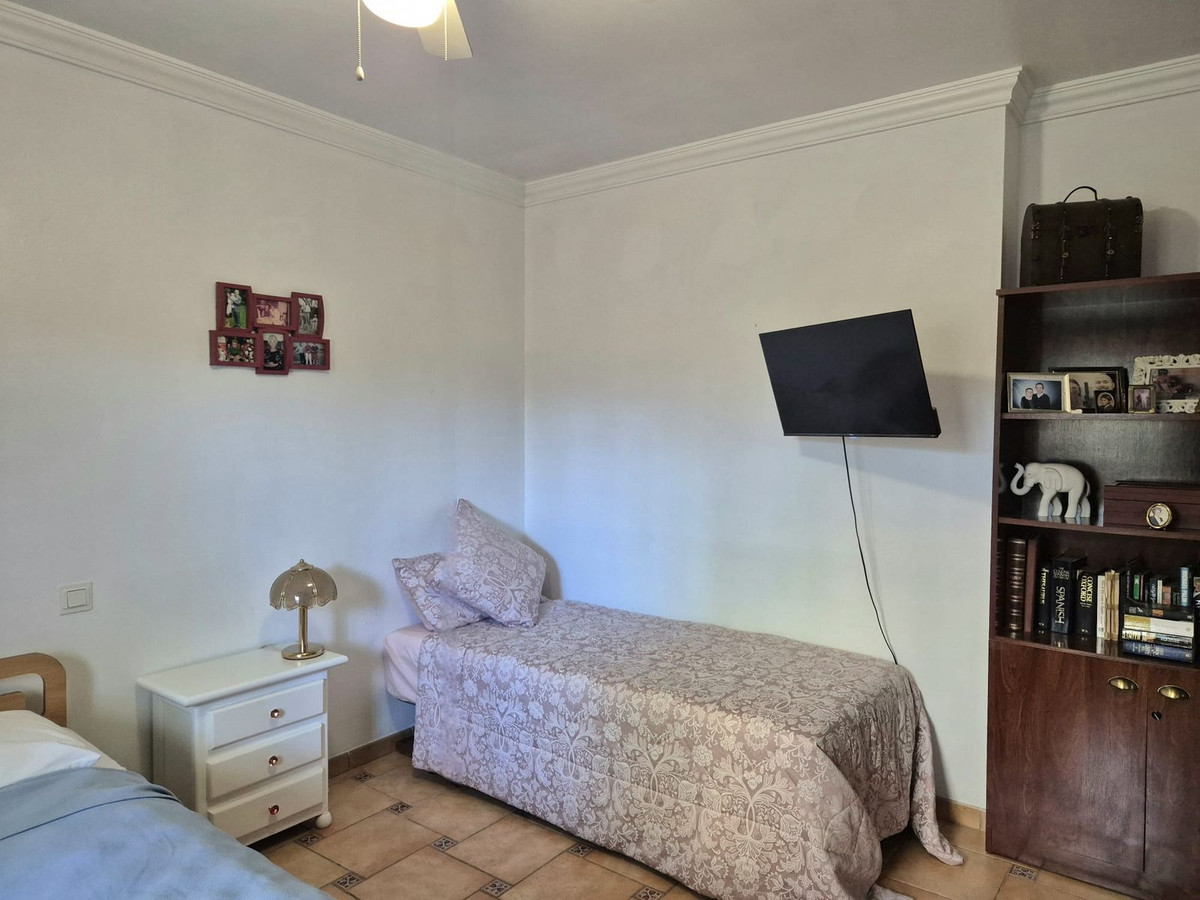 4 Bed Townhouse for sale in Coín Costa Del Sol, Málaga, Spain
