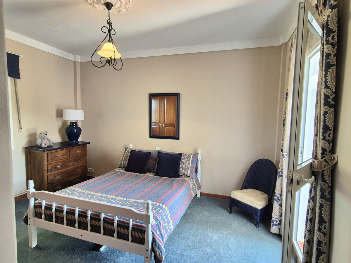 4 Bed Townhouse for sale in Coín Costa Del Sol, Málaga, Spain