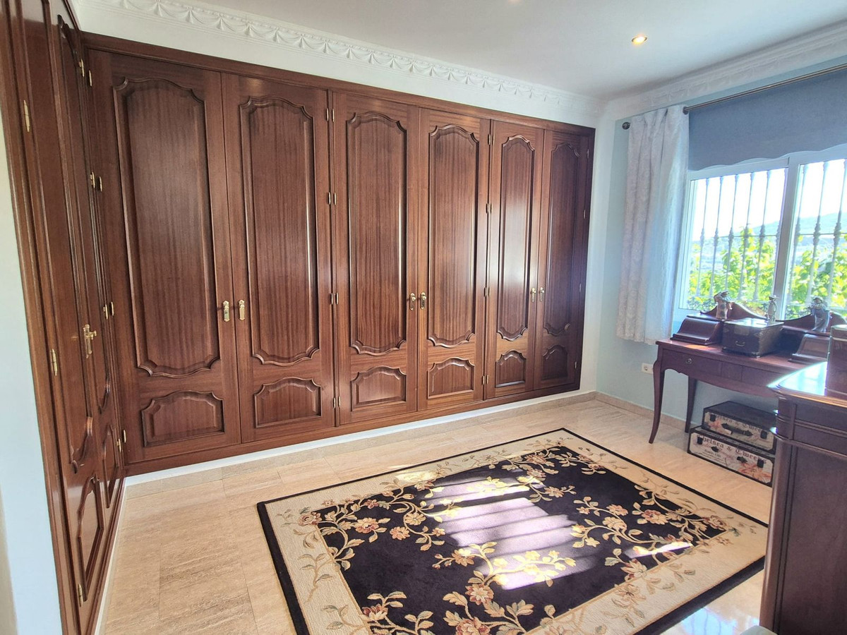 4 Bed Townhouse for sale in Coín Costa Del Sol, Málaga, Spain