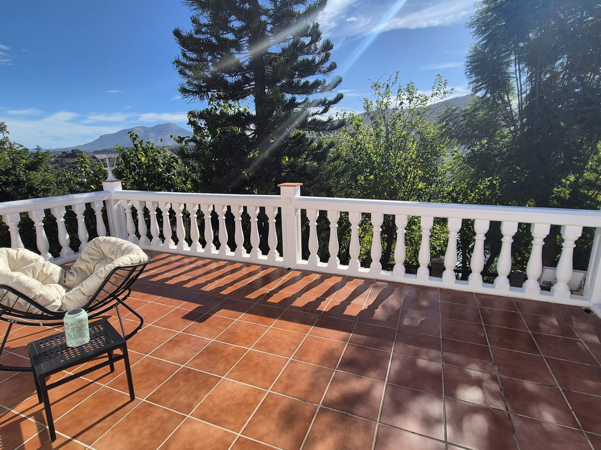4 Bed Townhouse for sale in Coín Costa Del Sol, Málaga, Spain