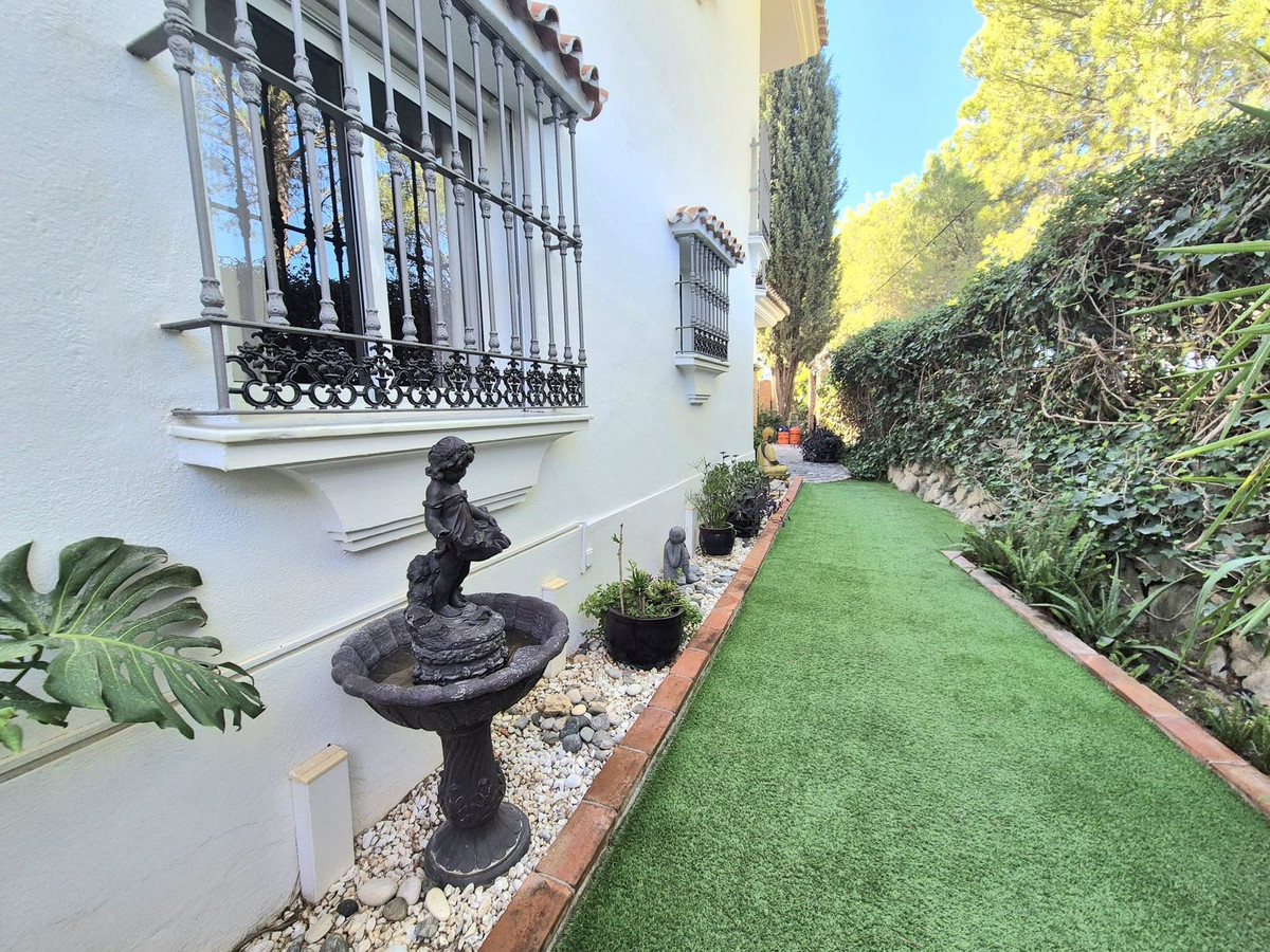4 Bed Townhouse for sale in Coín Costa Del Sol, Málaga, Spain