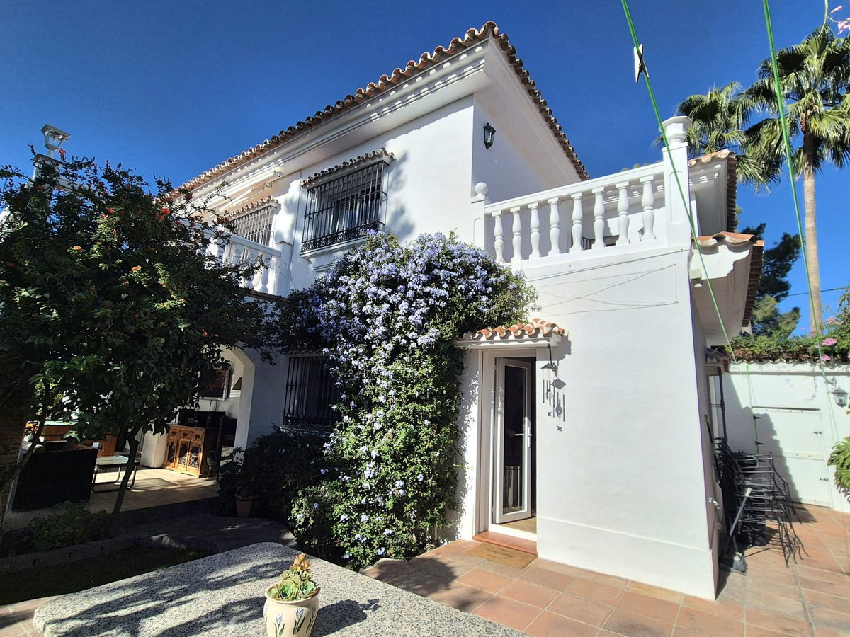 4 Bed Townhouse for sale in Coín Costa Del Sol, Málaga, Spain