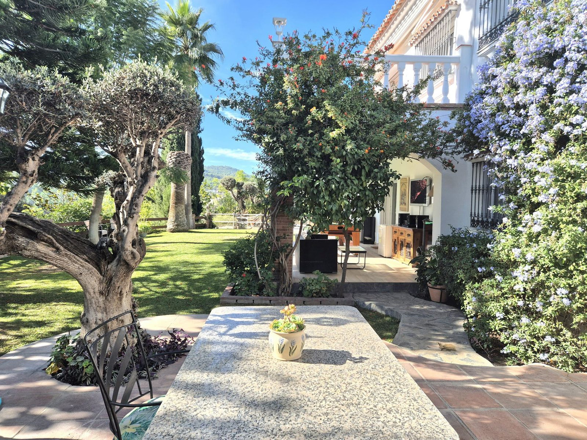 4 Bed Townhouse for sale in Coín Costa Del Sol, Málaga, Spain