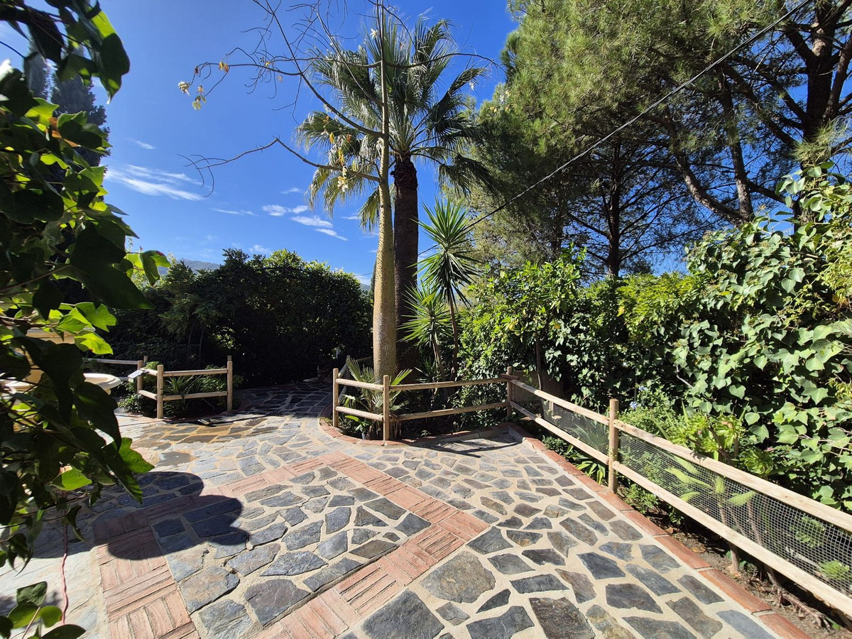 4 Bed Townhouse for sale in Coín Costa Del Sol, Málaga, Spain