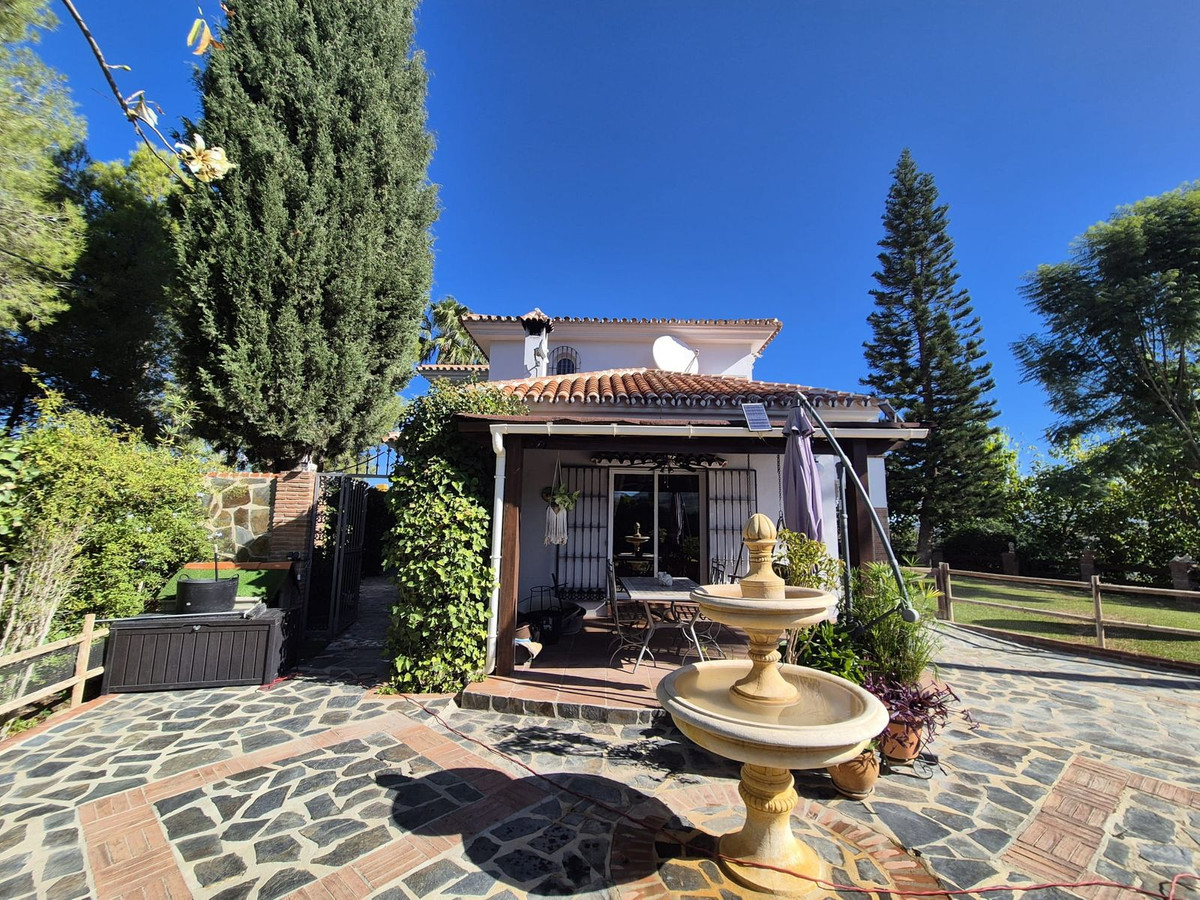 4 Bed Townhouse for sale in Coín Costa Del Sol, Málaga, Spain