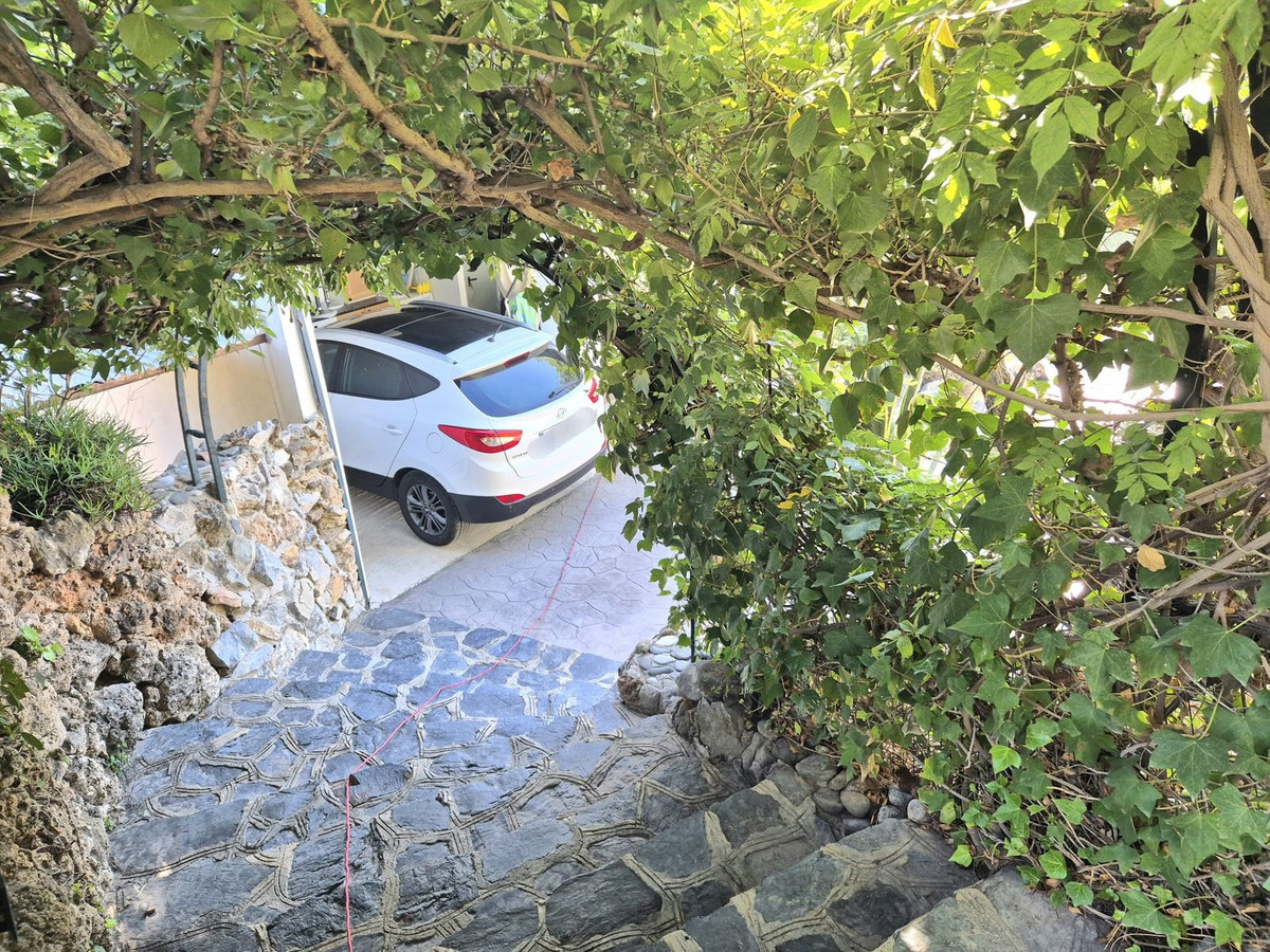 4 Bed Townhouse for sale in Coín Costa Del Sol, Málaga, Spain