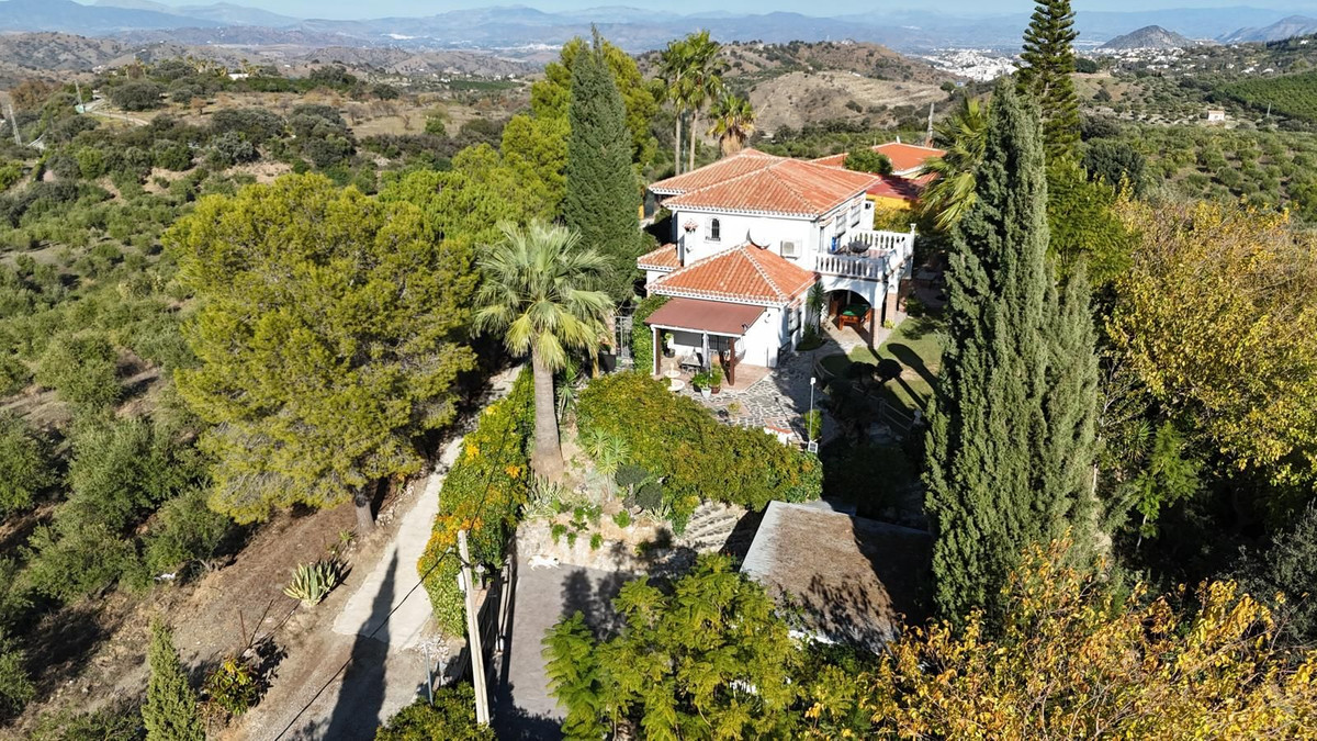 4 Bed Townhouse for sale in Coín Costa Del Sol, Málaga, Spain