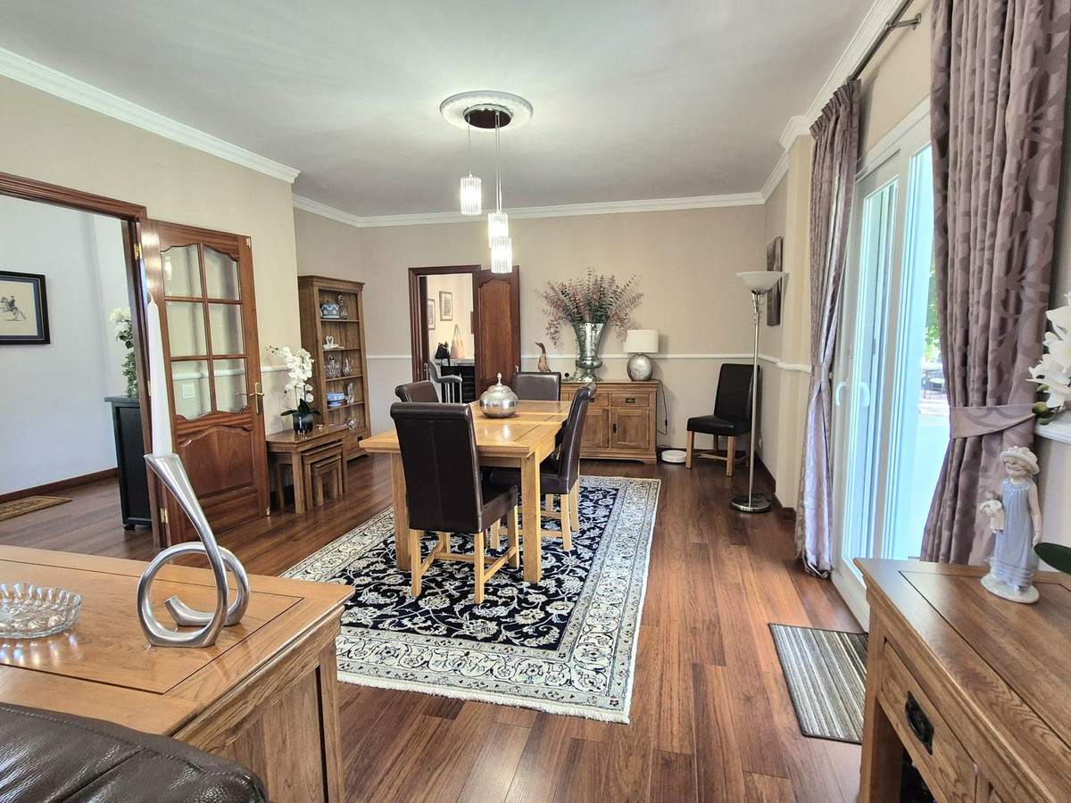 4 Bed Townhouse for sale in Coín Costa Del Sol, Málaga, Spain