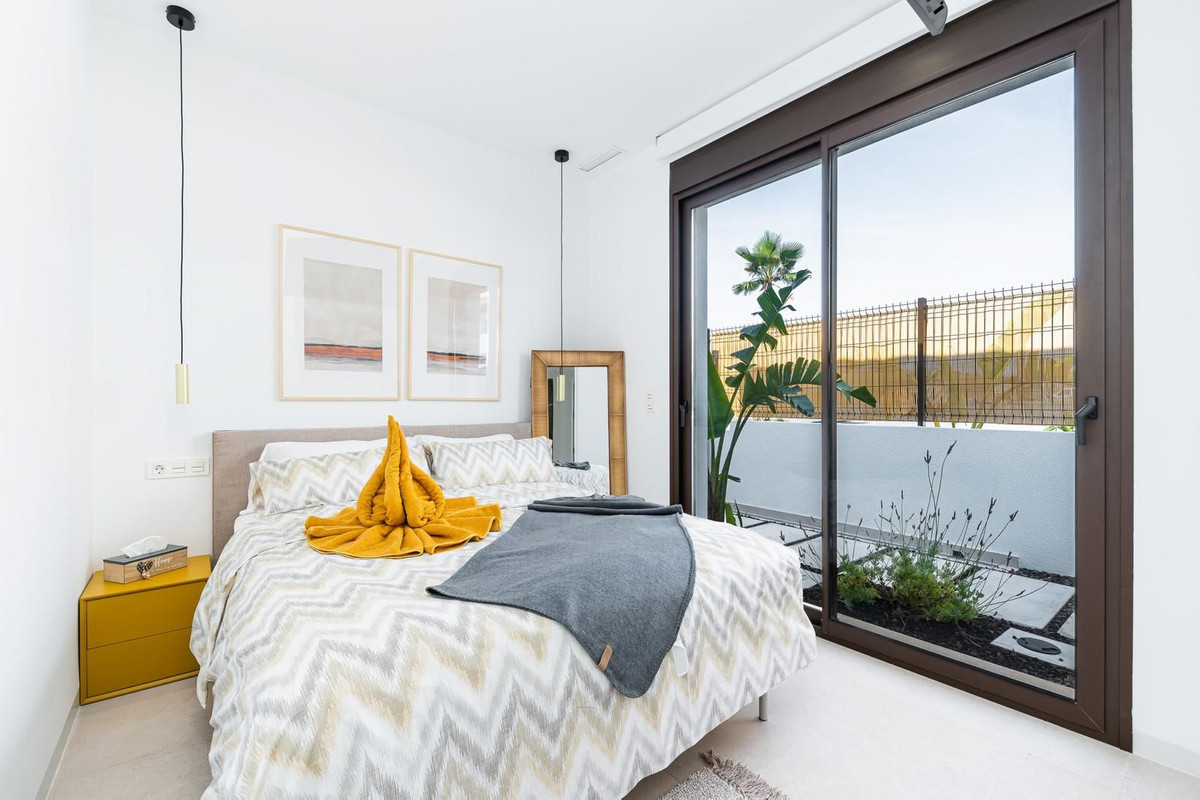 Se vende Villa - Chalet de 3 dormitorios en Costa Blanca, Alicante, España
