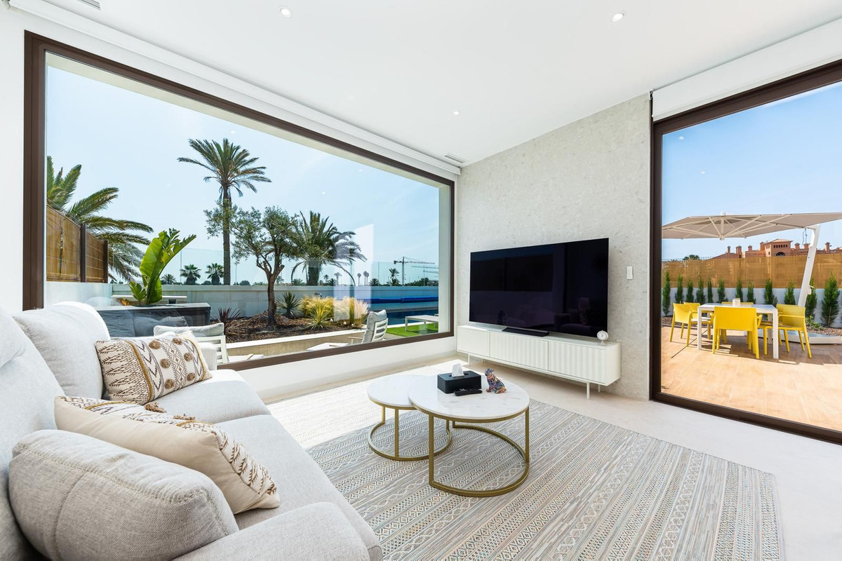 Se vende Villa - Chalet de 3 dormitorios en Costa Blanca, Alicante, España