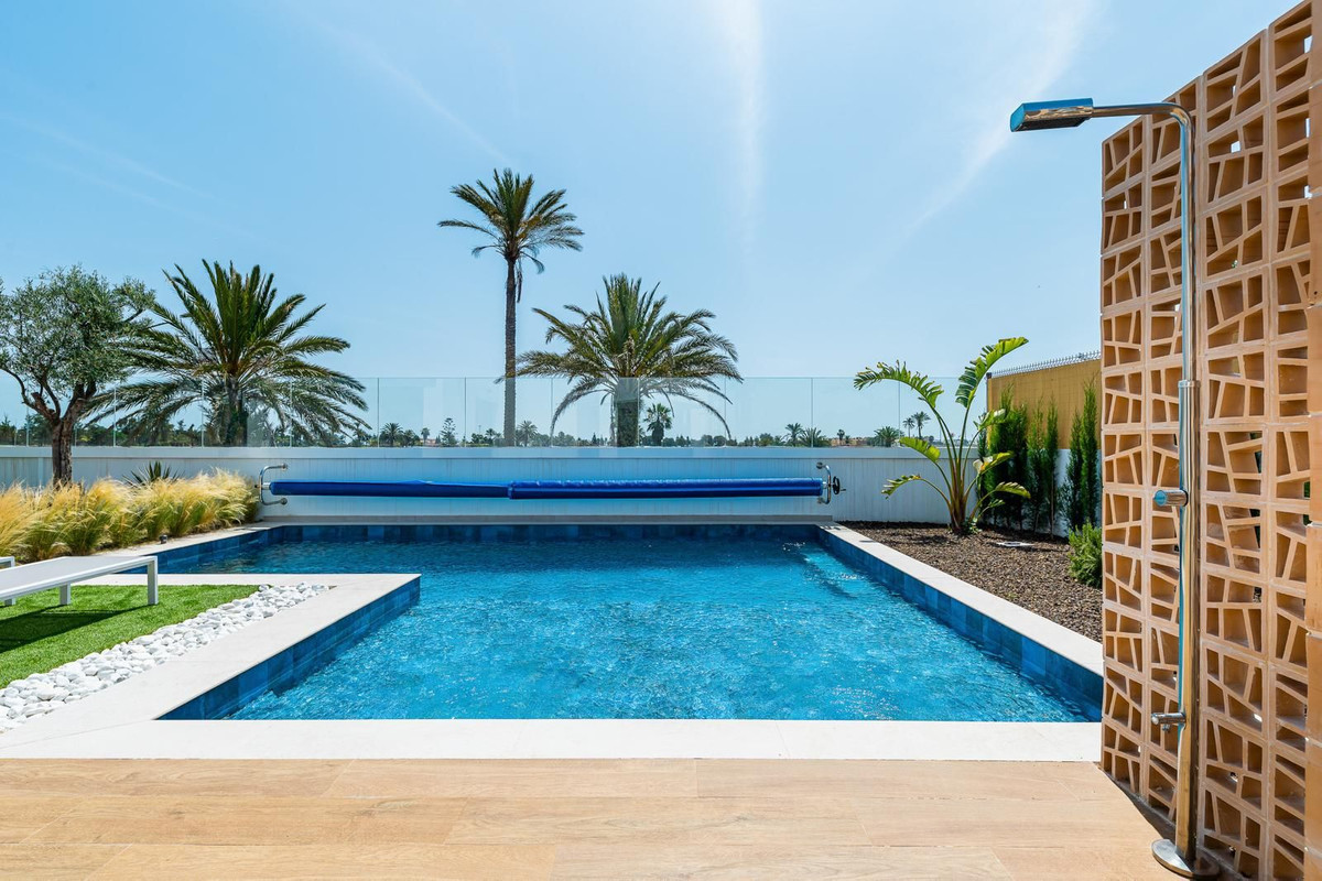 Se vende Villa - Chalet de 3 dormitorios en Costa Blanca, Alicante, España