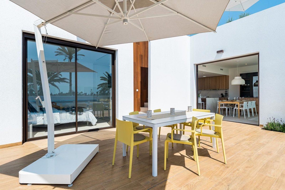 Se vende Villa - Chalet de 3 dormitorios en Costa Blanca, Alicante, España