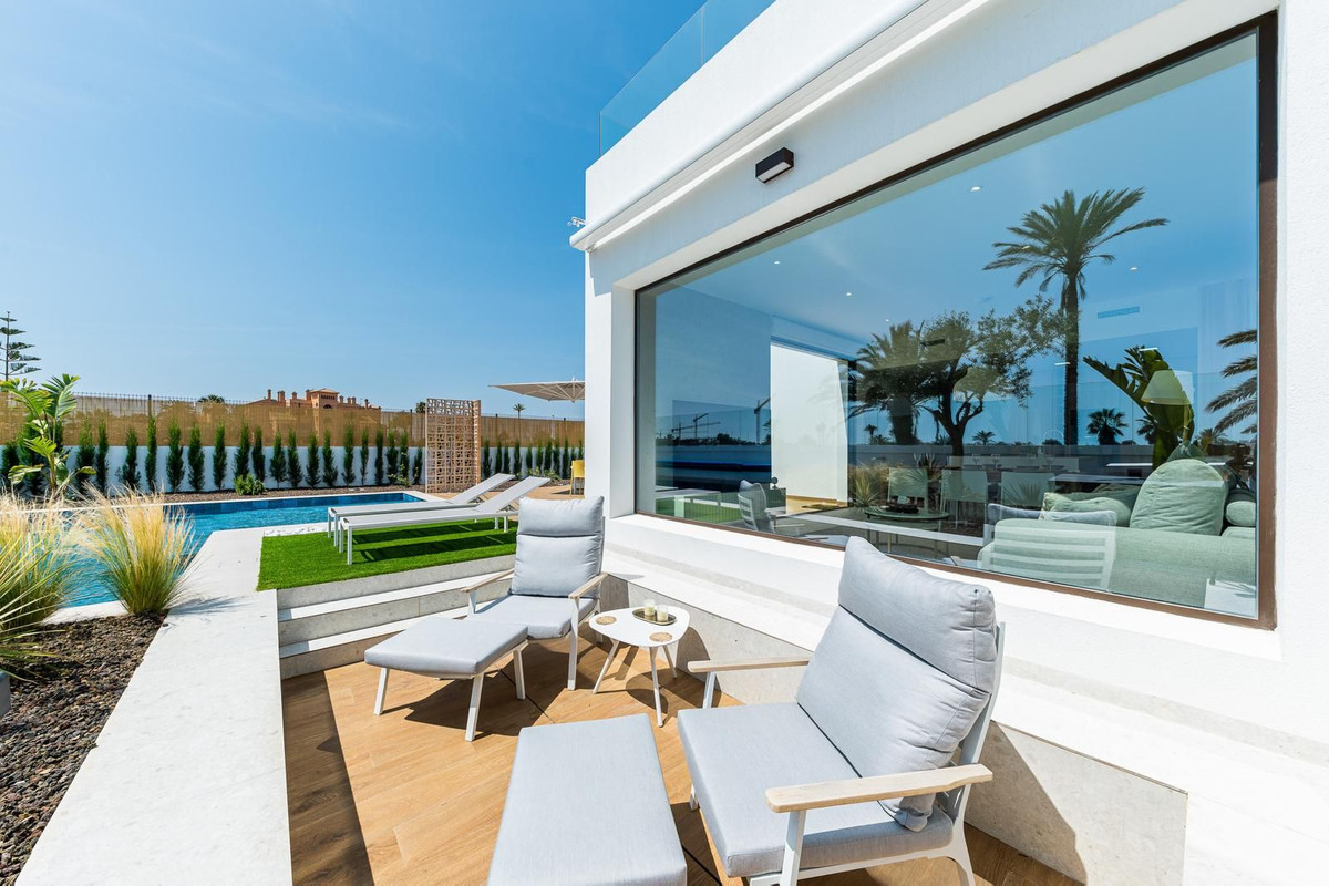 Se vende Villa - Chalet de 3 dormitorios en Costa Blanca, Alicante, España