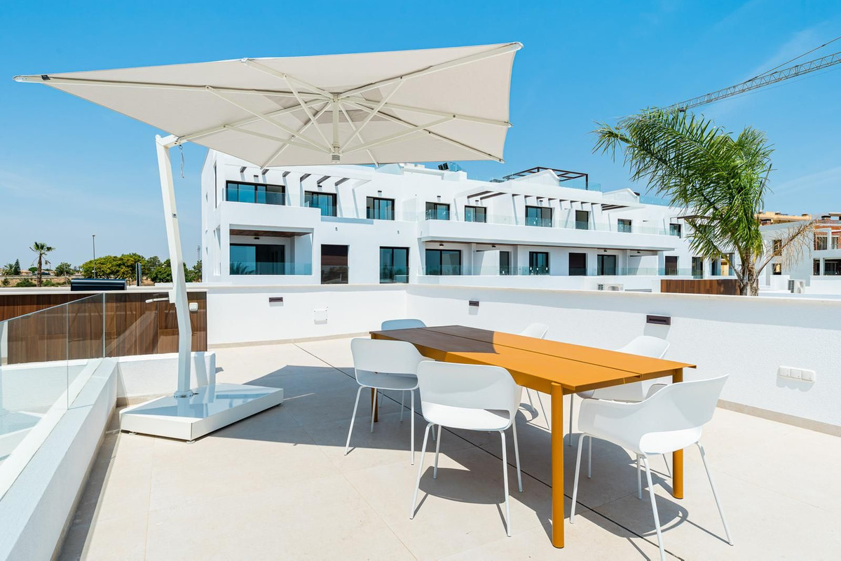 Se vende Villa - Chalet de 3 dormitorios en Costa Blanca, Alicante, España