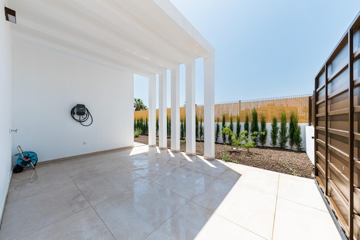 Se vende Villa - Chalet de 3 dormitorios en Costa Blanca, Alicante, España