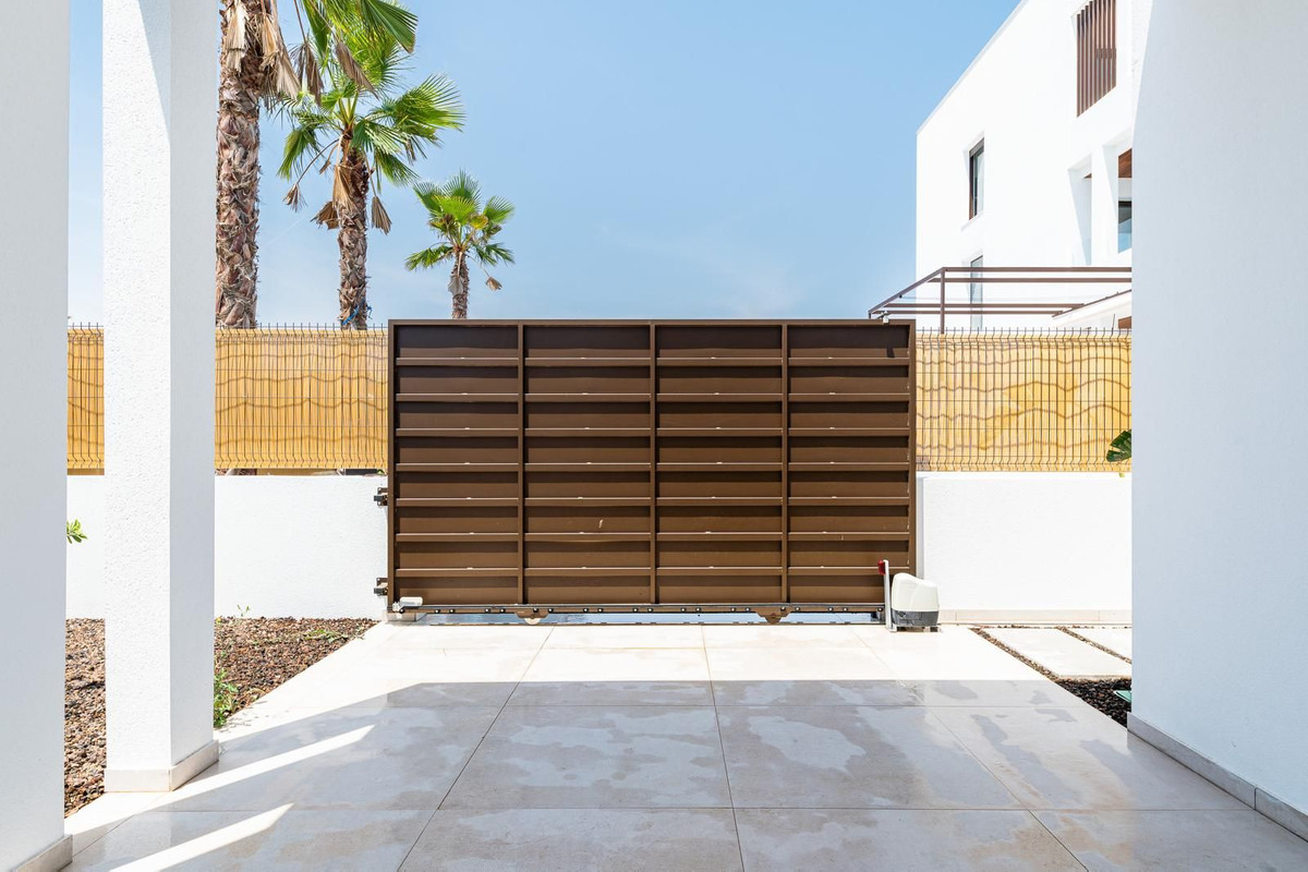 Se vende Villa - Chalet de 3 dormitorios en Costa Blanca, Alicante, España