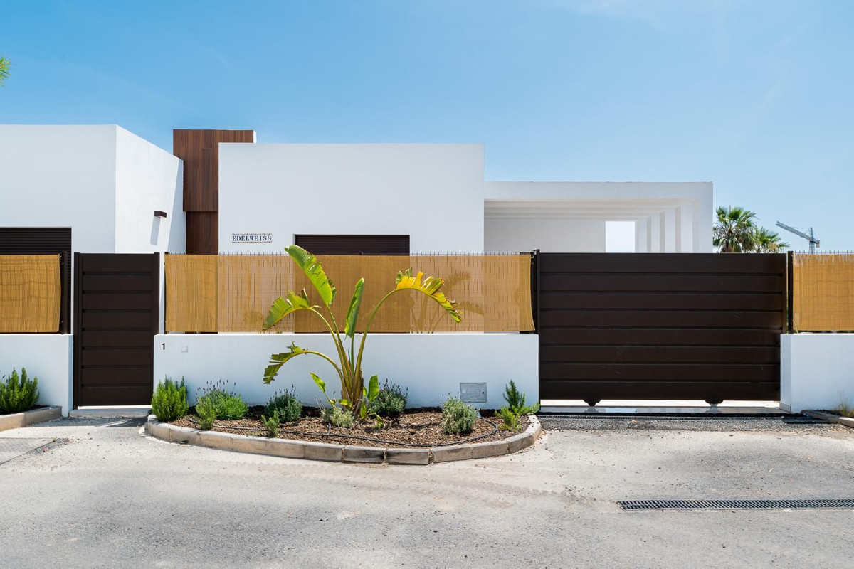 Se vende Villa - Chalet de 3 dormitorios en Costa Blanca, Alicante, España