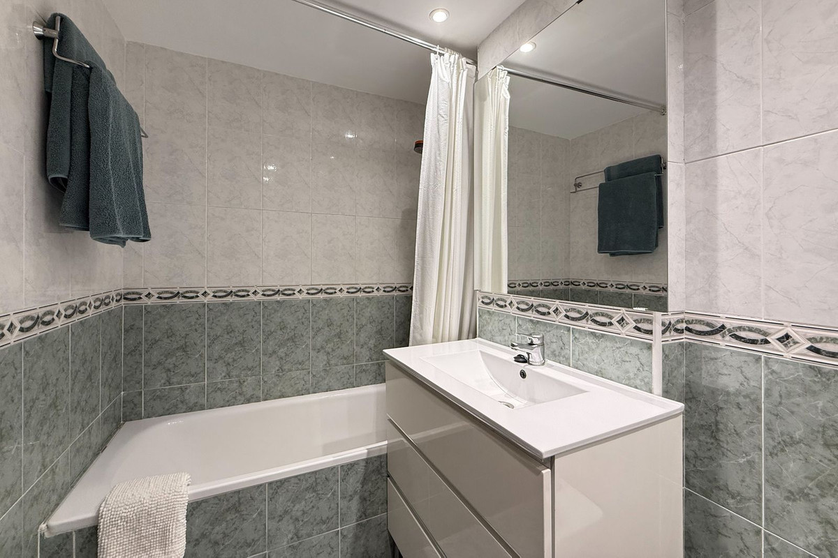 3 Bed Apartment for sale in Benalmadena Costa Del Sol, Málaga, Spain